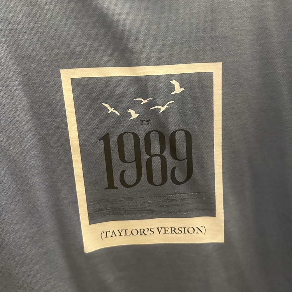 Comfort Colors Taylor Swift 1989 (Taylor’s Version) Blue Crew Neck Sweater - Picture 2 of 4